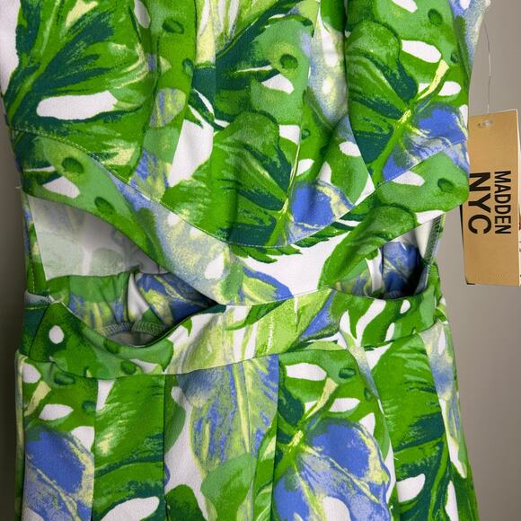 Madden NYC Halter Romper-Small 3-5 juniors-with shorts, tropical, cutouts,summer - Picture 5 of 8
